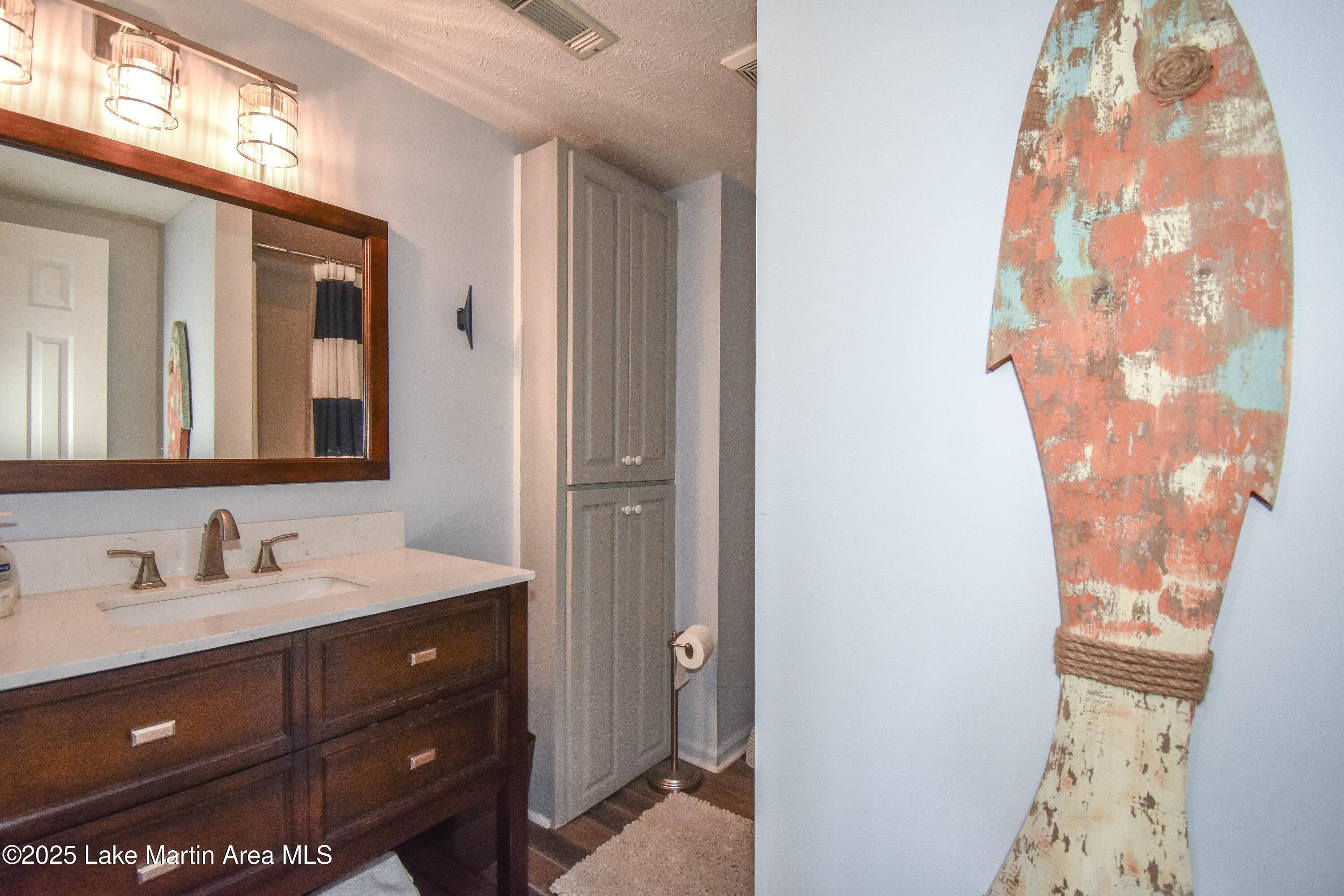 Jacksons Gap, Alabama, 36861, United States, ,5 BathroomsBathrooms,Residential,Active,1770190