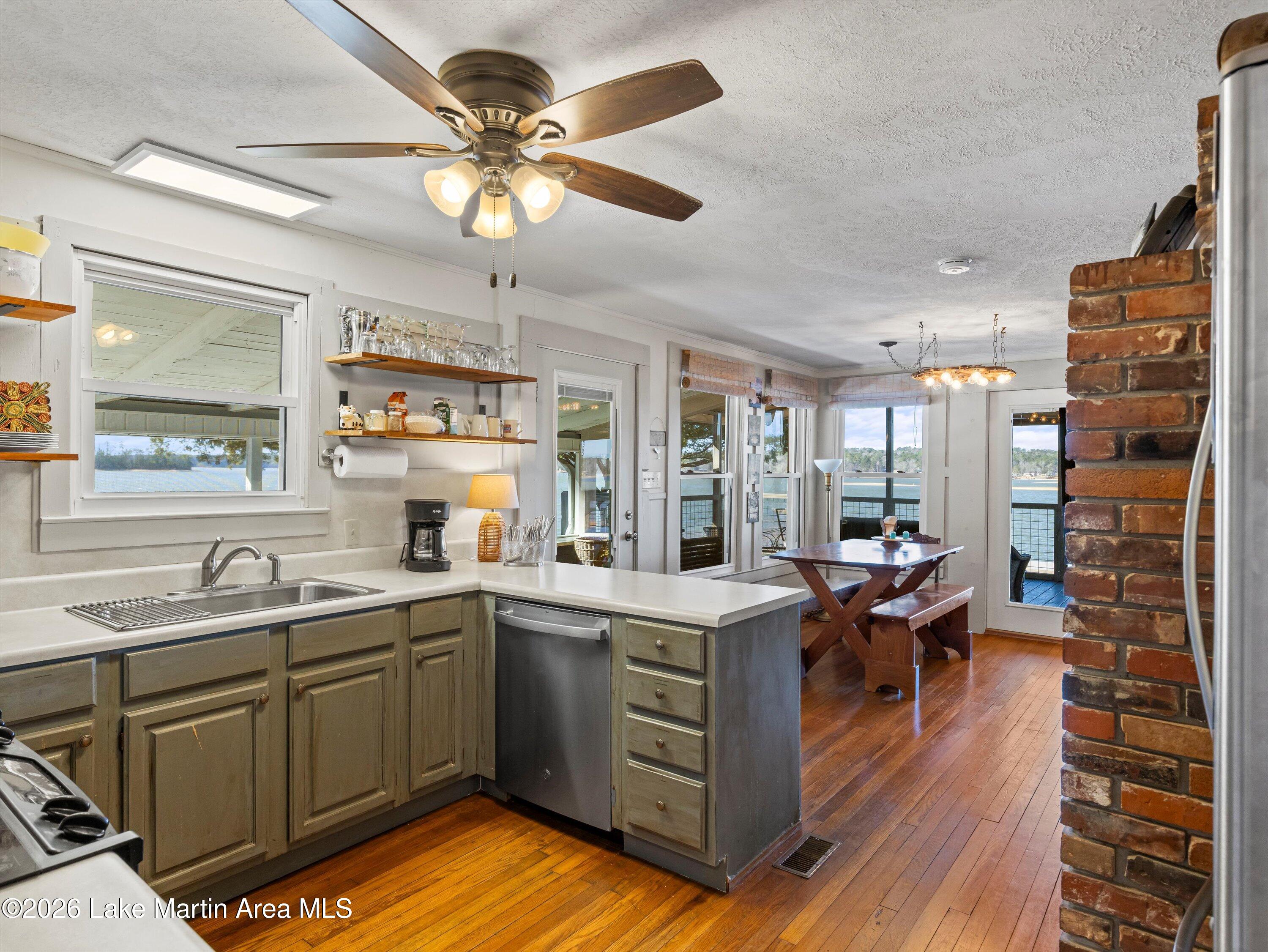 Jacksons Gap, Alabama, 36861, United States, 3 Bedrooms Bedrooms, ,2 BathroomsBathrooms,Residential,Active,2011451