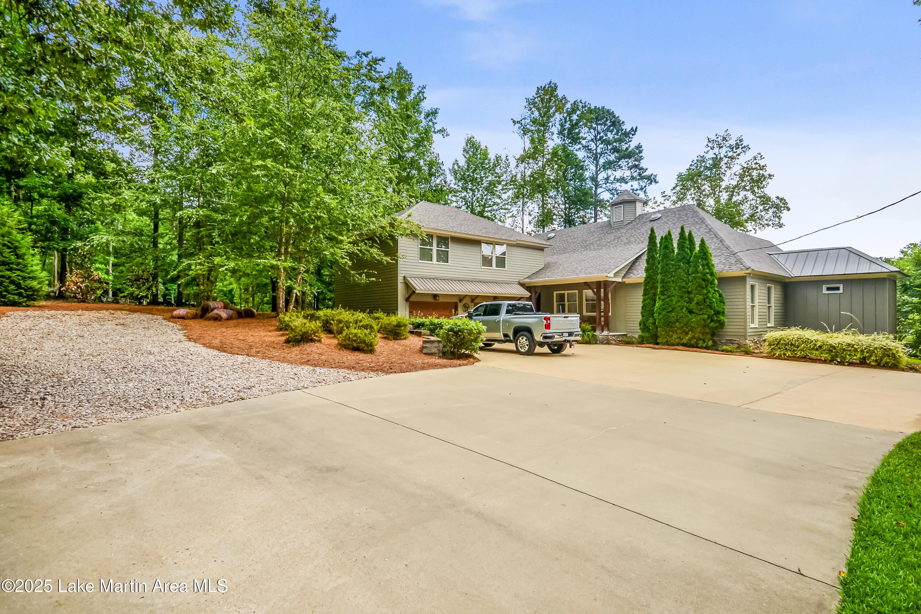 Dadeville, Alabama, 36853, United States, 5 Bedrooms Bedrooms, ,4 BathroomsBathrooms,Residential,Active,1898205