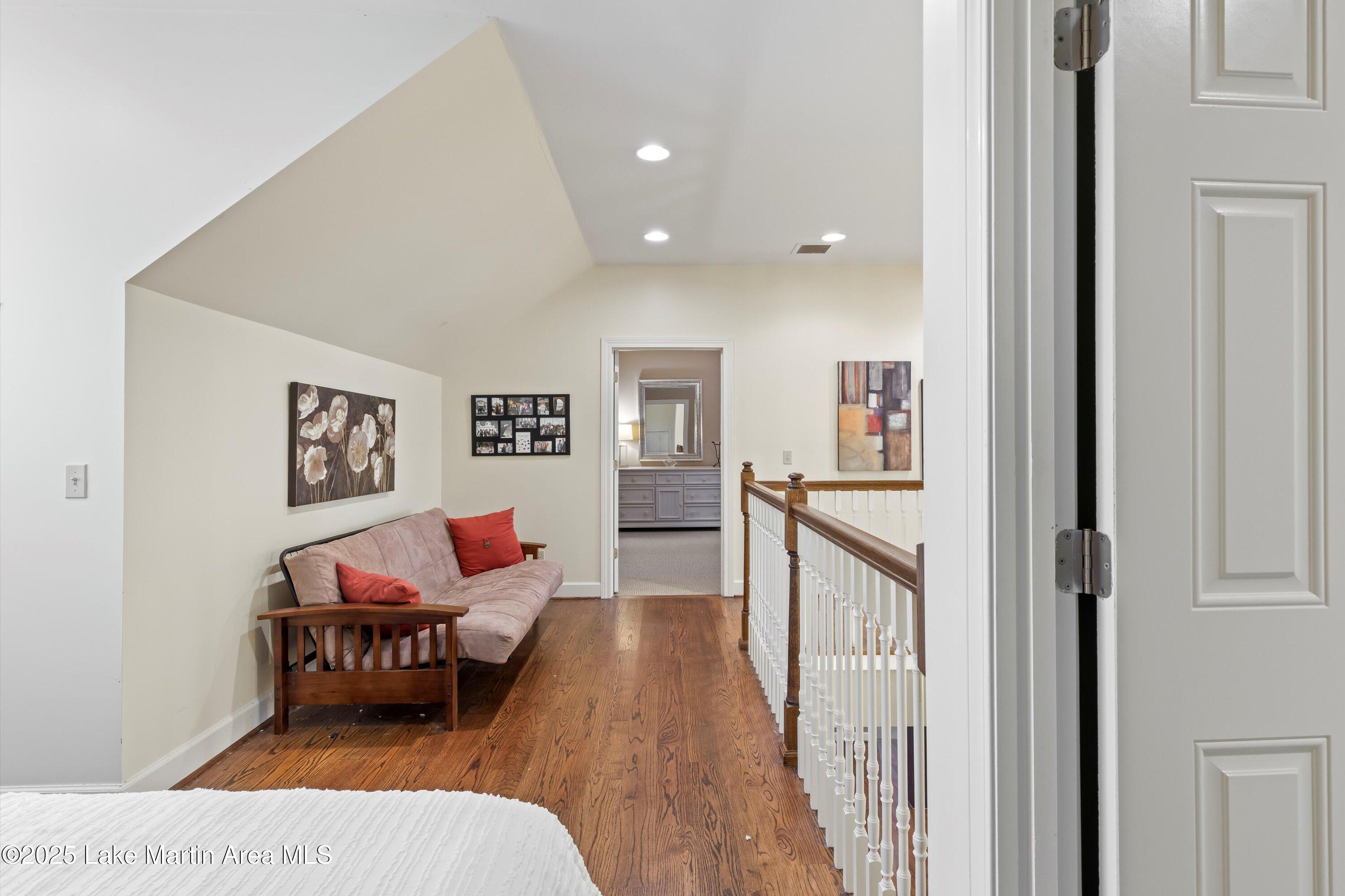 Alexander City, Alabama, 35010, United States, 6 Bedrooms Bedrooms, ,5 BathroomsBathrooms,Residential,Active,1953276