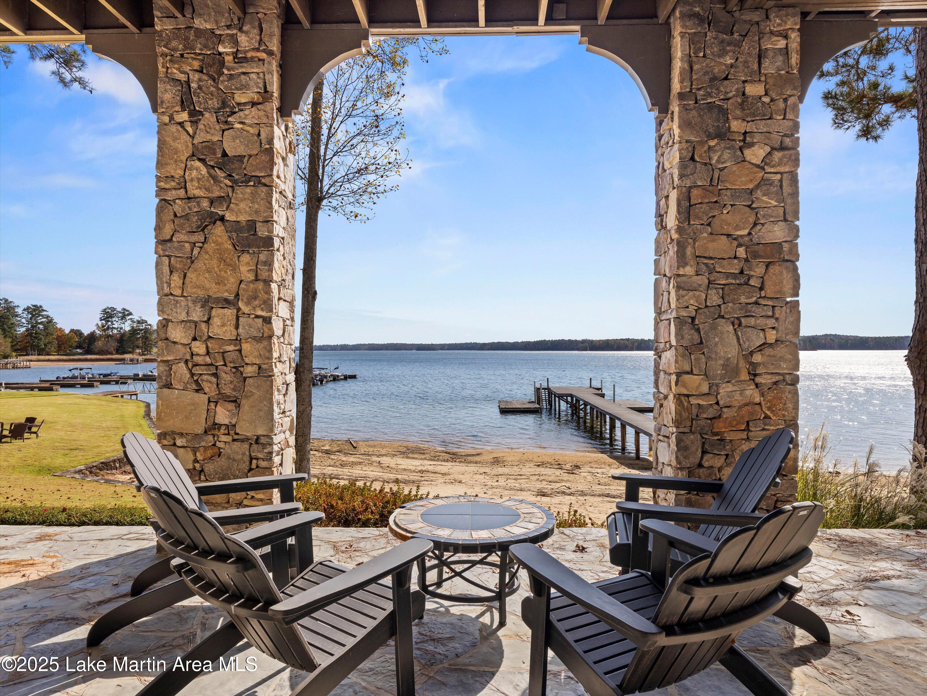 Alexander City, Alabama, 35010, United States, 6 Bedrooms Bedrooms, ,2 BathroomsBathrooms,Residential,Active,1990586