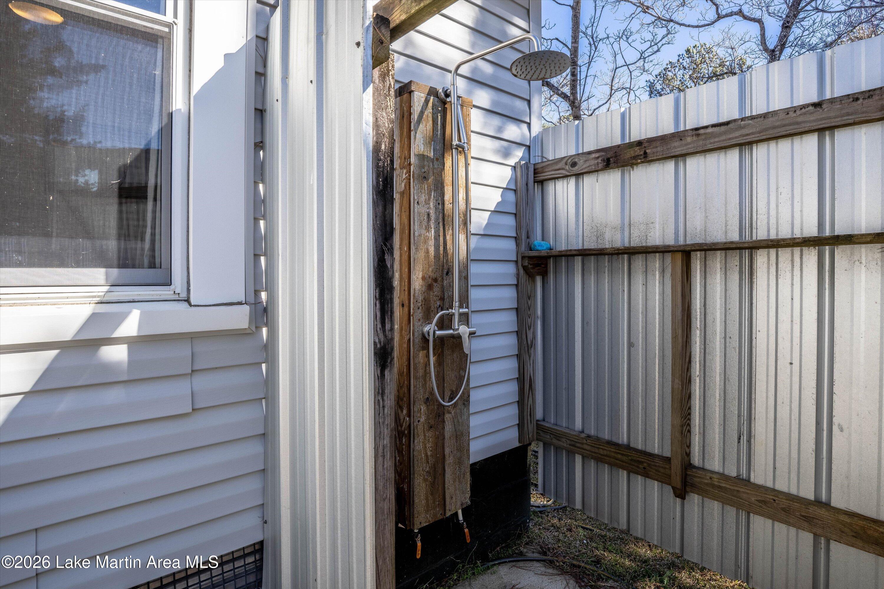 Jacksons Gap, Alabama, 36861, United States, 3 Bedrooms Bedrooms, ,2 BathroomsBathrooms,Residential,Active,2011451