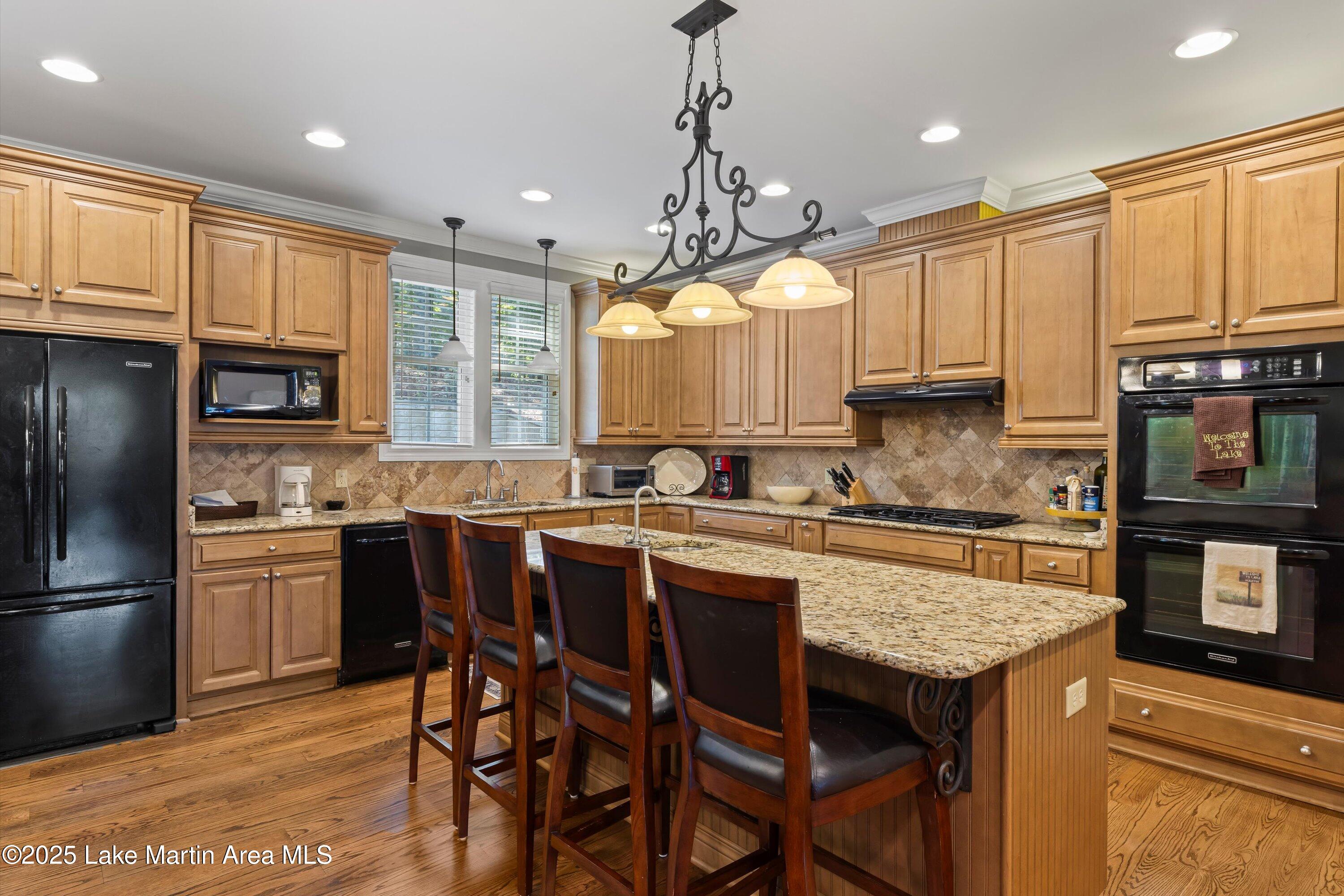 Alexander City, Alabama, 35010, United States, 6 Bedrooms Bedrooms, ,5 BathroomsBathrooms,Residential,Active,1953276