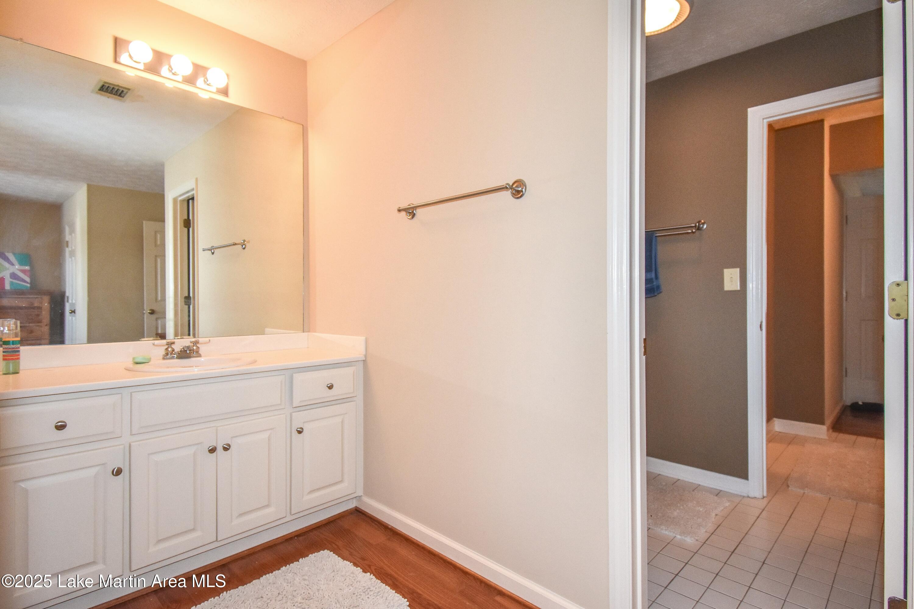 Jacksons Gap, Alabama, 36861, United States, ,5 BathroomsBathrooms,Residential,Active,1770190