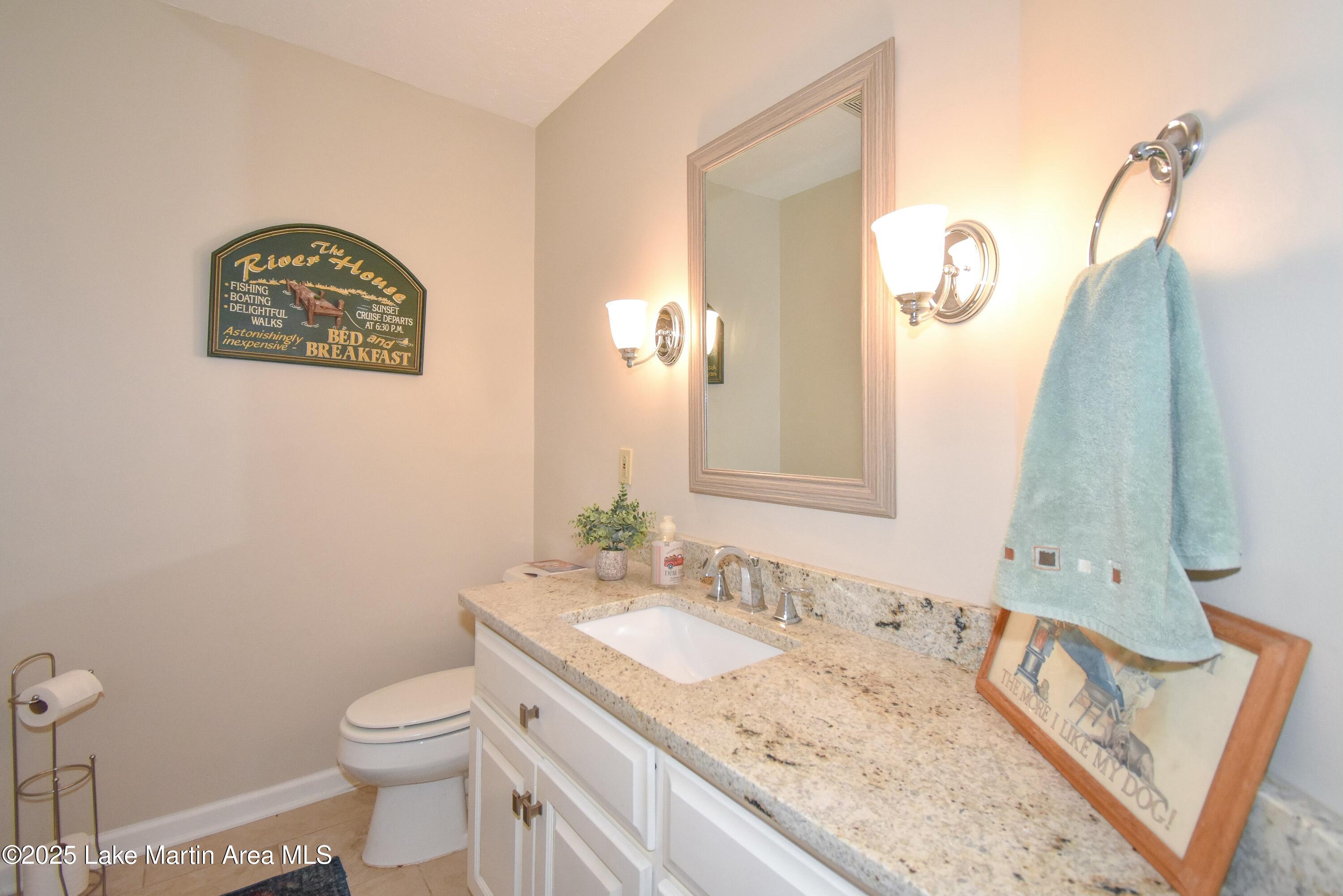 Jacksons Gap, Alabama, 36861, United States, ,5 BathroomsBathrooms,Residential,Active,1770190