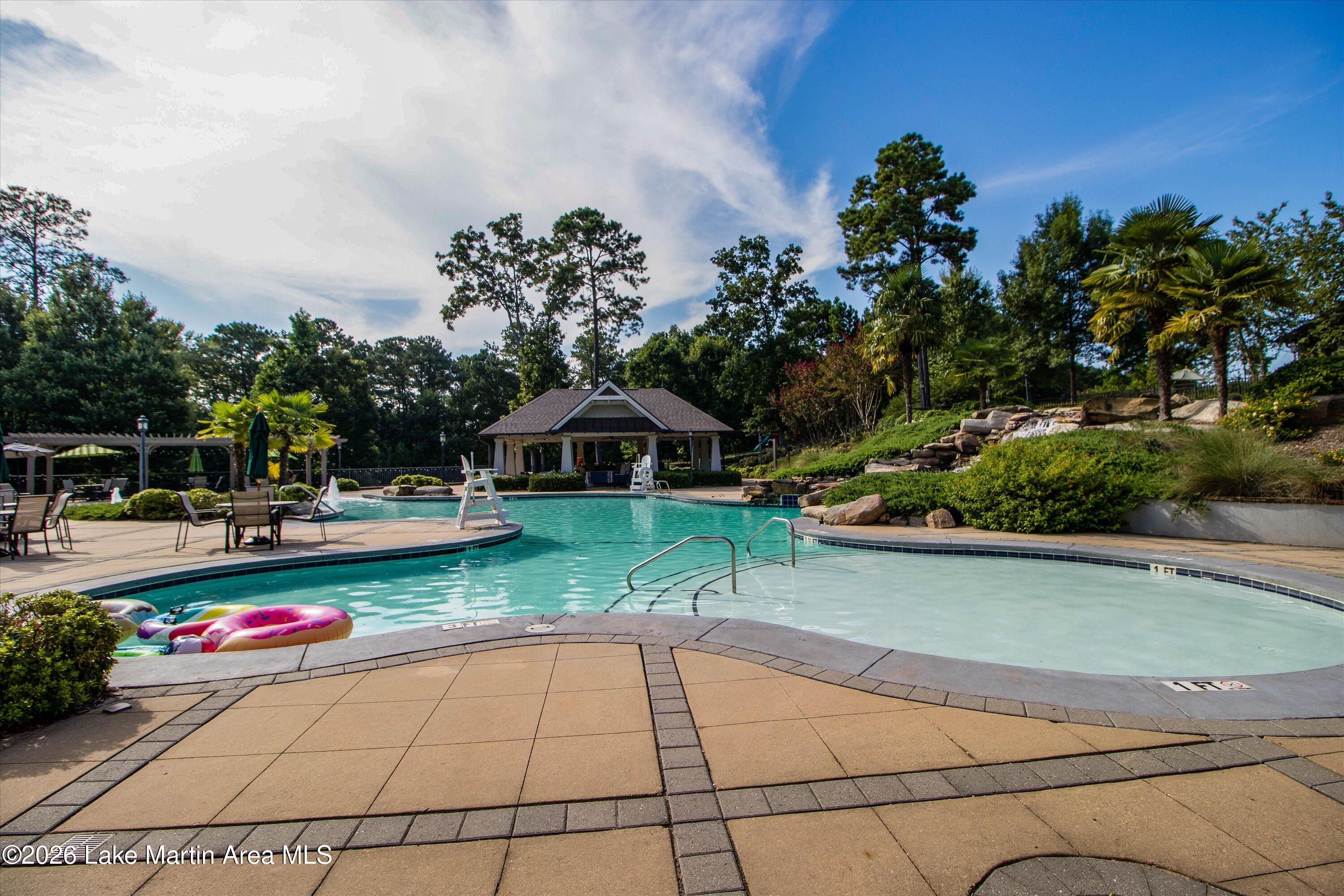 Alexander City, Alabama, 35010, United States, 4 Bedrooms Bedrooms, ,5 BathroomsBathrooms,Residential,Active,2011849