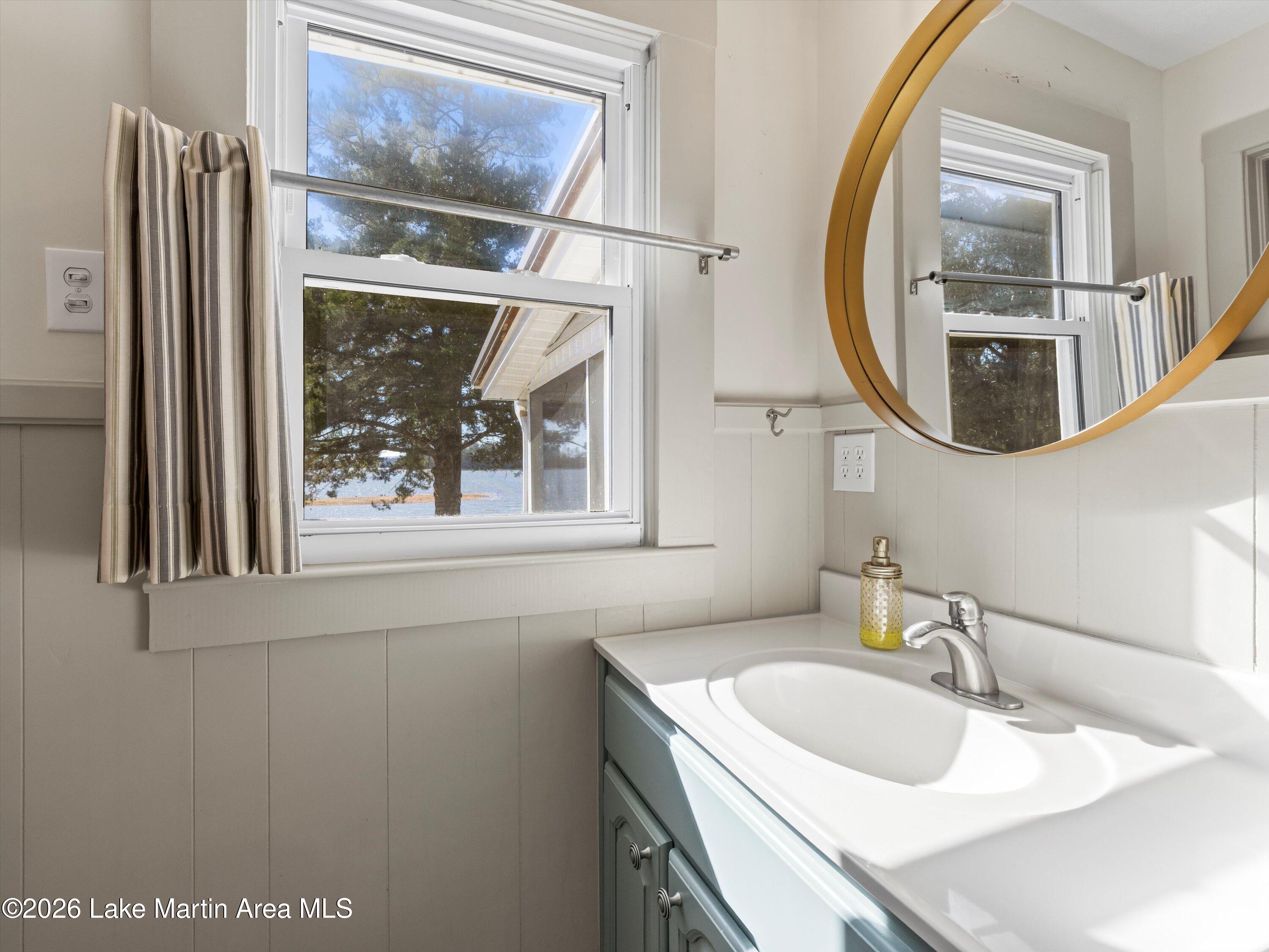 Jacksons Gap, Alabama, 36861, United States, 3 Bedrooms Bedrooms, ,2 BathroomsBathrooms,Residential,Active,2011451