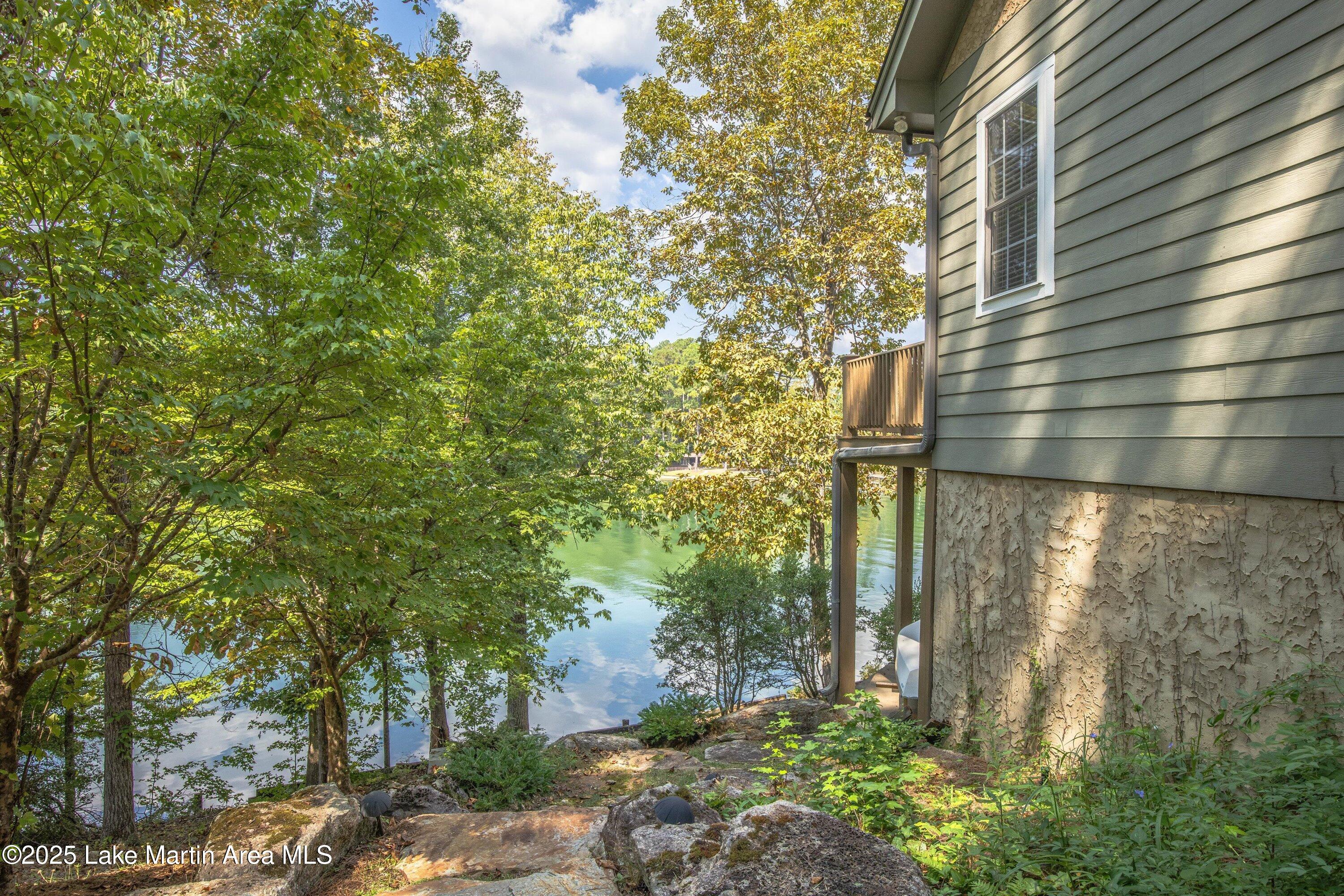 Alexander City, Alabama, 35010, United States, 6 Bedrooms Bedrooms, ,5 BathroomsBathrooms,Residential,Active,1953276
