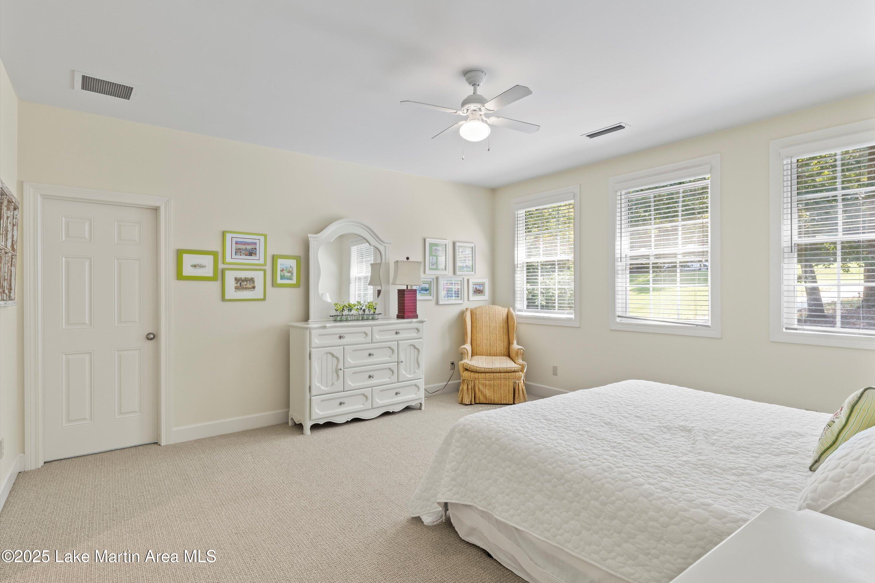 Alexander City, Alabama, 35010, United States, 6 Bedrooms Bedrooms, ,5 BathroomsBathrooms,Residential,Active,1953276