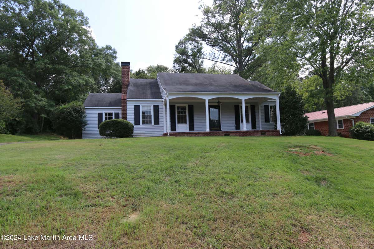 375 PINEHURST DR, TALLADEGA, AL 35160, photo 1 of 8