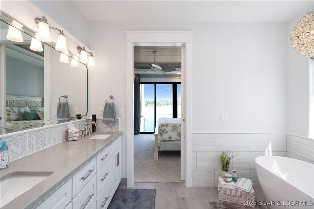 Lake Ozark, Missouri, 65049, United States, ,5 BathroomsBathrooms,Residential,Active,1734496