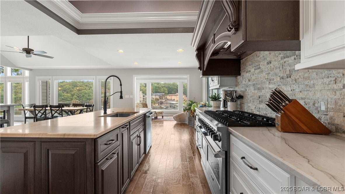 Lake Ozark, Missouri, 65049, United States, 5 Bedrooms Bedrooms, ,5 BathroomsBathrooms,Residential,Active,1968089