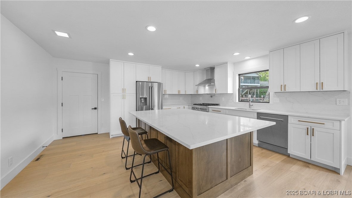 Osage Beach, Missouri, 65065, United States, 4 Bedrooms Bedrooms, ,4 BathroomsBathrooms,Residential,Active,1946330