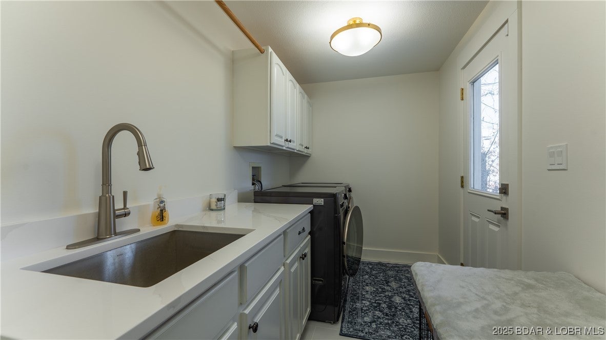 Roach, Missouri, 65787, United States, 8 Bedrooms Bedrooms, ,5 BathroomsBathrooms,Residential,Active,2007100