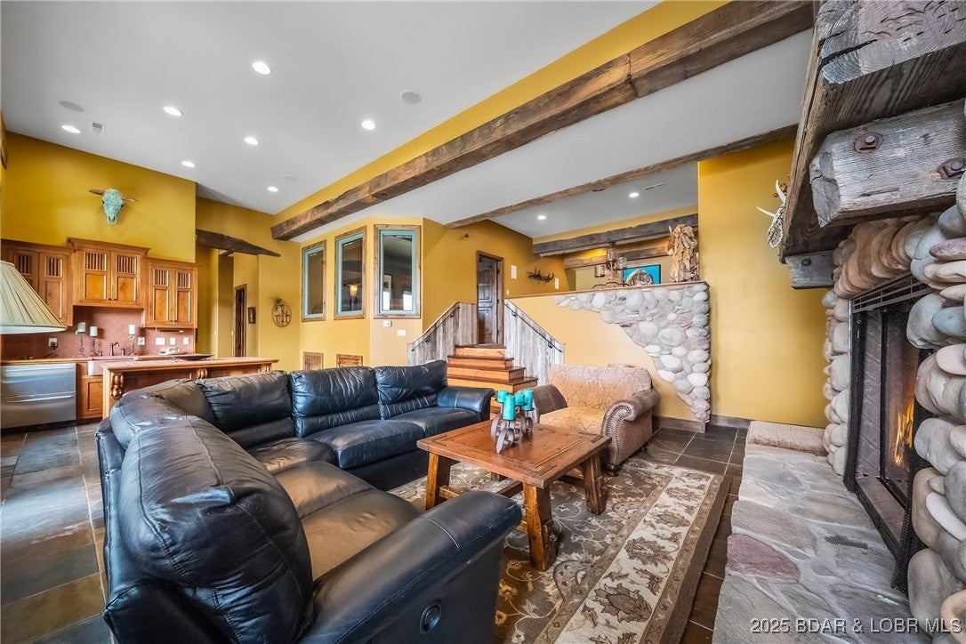 Villages, Missouri, 65079, United States, 5 Bedrooms Bedrooms, ,7 BathroomsBathrooms,Residential,Active,1964268