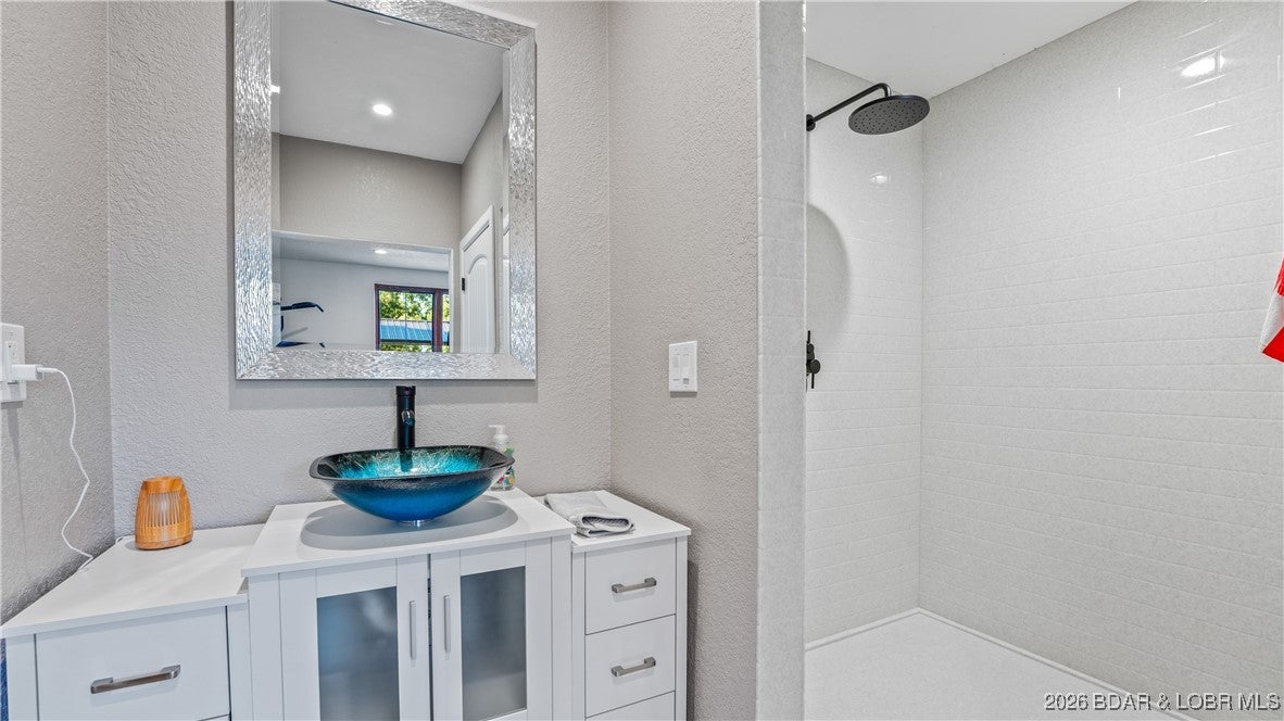 Osage Beach, Missouri, 65065, United States, 8 Bedrooms Bedrooms, ,8 BathroomsBathrooms,Residential,Active,2012239