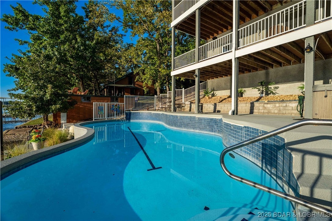 Sunrise Beach, Missouri, 65079, United States, 6 Bedrooms Bedrooms, ,5 BathroomsBathrooms,Residential,Active,1963265