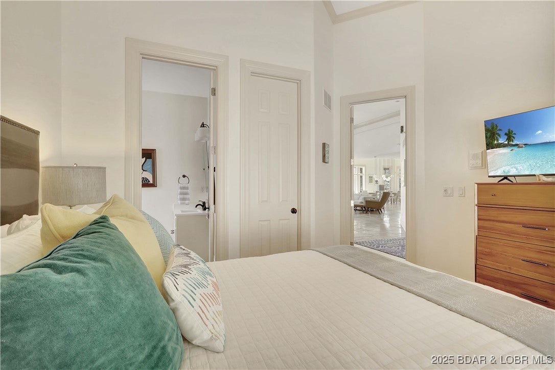 Porto Cima, Missouri, 65079, United States, 7 Bedrooms Bedrooms, ,7 BathroomsBathrooms,Residential,Active,1922532