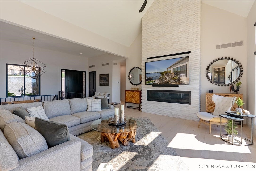 Sunrise Beach, Missouri, 65079, United States, 5 Bedrooms Bedrooms, ,7 BathroomsBathrooms,Residential,Active,1961963