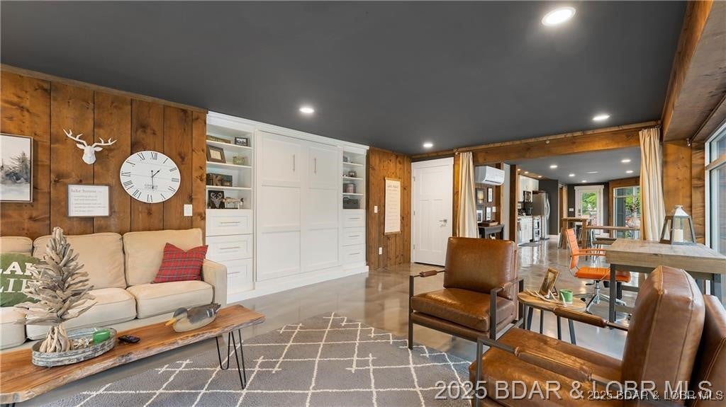 Camdenton, Missouri, 65020, United States, 7 Bedrooms Bedrooms, ,6 BathroomsBathrooms,Residential,Active,1876843