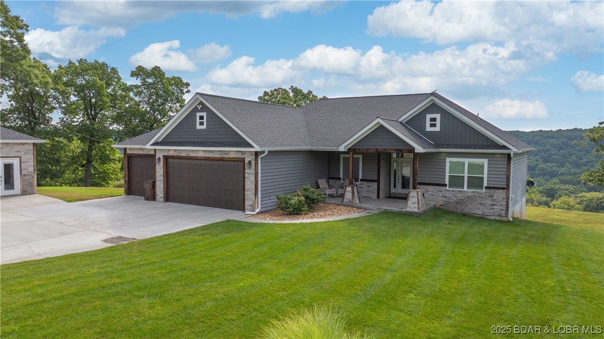 Camdenton, Missouri, 65020, United States, 5 Bedrooms Bedrooms, ,4 BathroomsBathrooms,Residential,Active,1903211