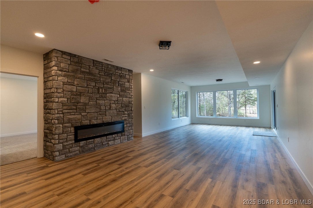 Camdenton, Missouri, 65020, United States, 4 Bedrooms Bedrooms, ,6 BathroomsBathrooms,Residential,Active,2007247