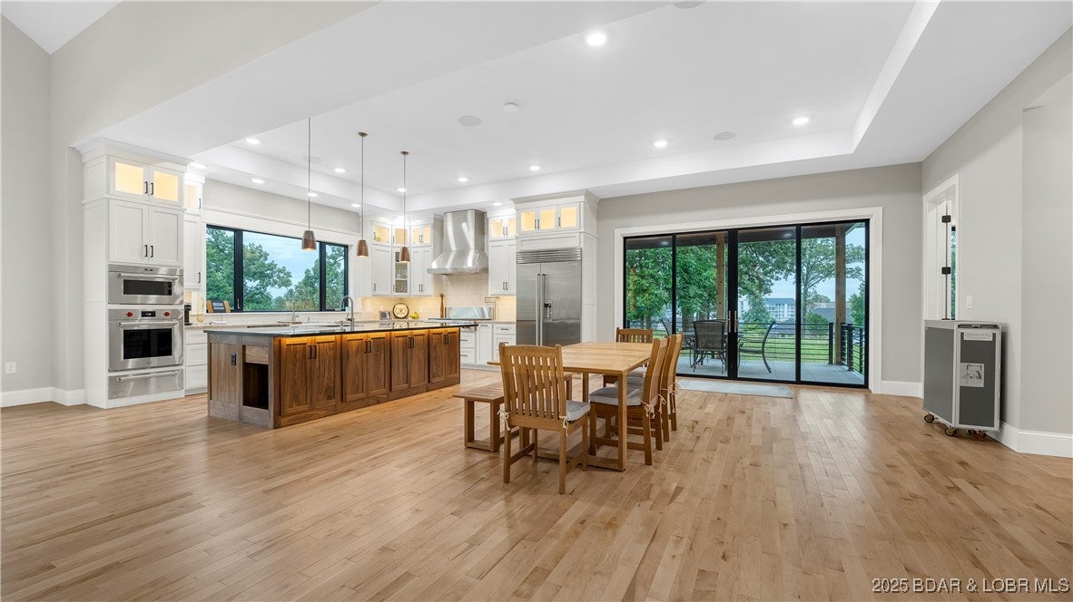 Osage Beach, Missouri, 65065, United States, 4 Bedrooms Bedrooms, ,5 BathroomsBathrooms,Residential,Active,1877825