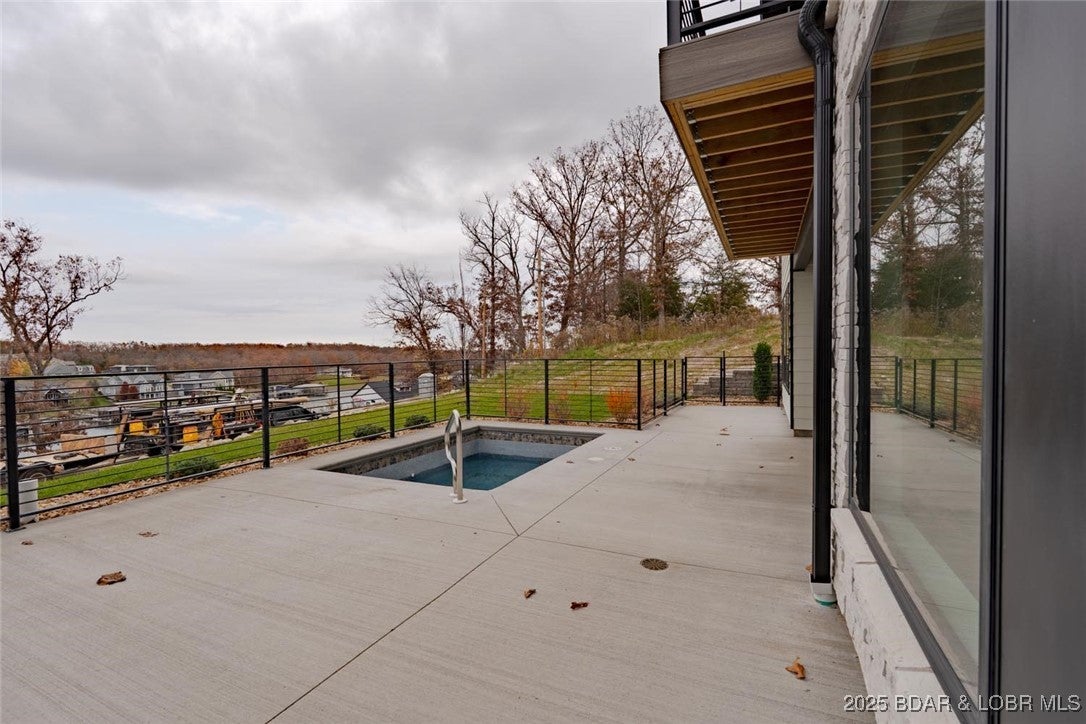 Osage Beach, Missouri, 65065, United States, 5 Bedrooms Bedrooms, ,4 BathroomsBathrooms,Residential,Active,1953713