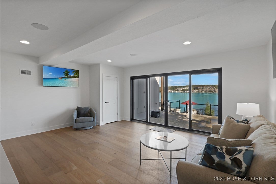 Porto Cima, Missouri, 65079, United States, 6 Bedrooms Bedrooms, ,5 BathroomsBathrooms,Residential,Active,1960144