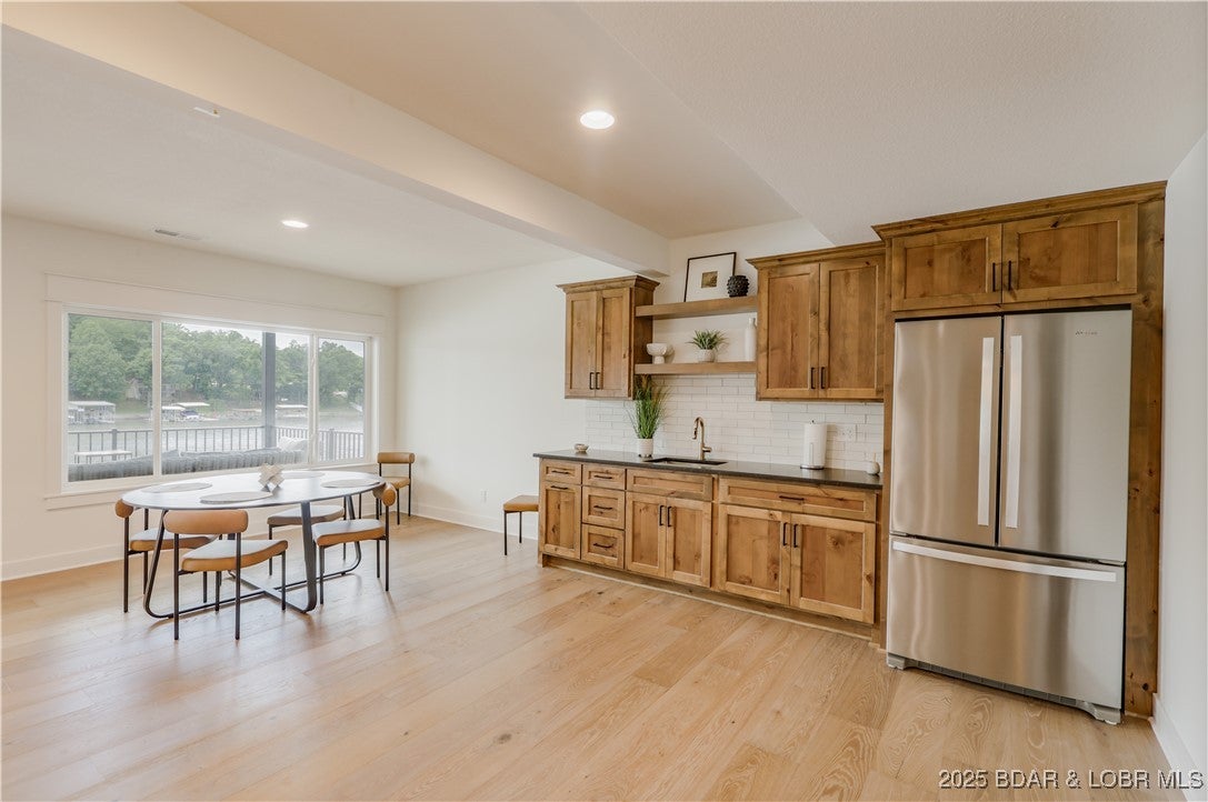Sunrise Beach, Missouri, 65079, United States, 4 Bedrooms Bedrooms, ,4 BathroomsBathrooms,Residential,Active,1929412