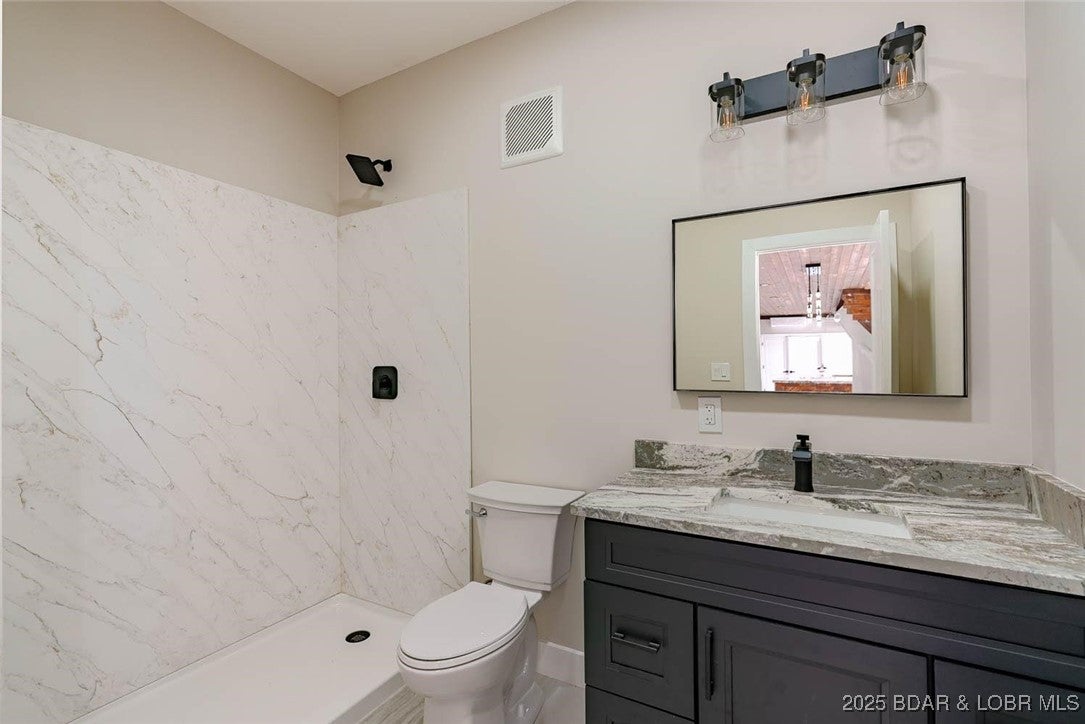 Sunrise Beach, Missouri, 65079, United States, 6 Bedrooms Bedrooms, ,7 BathroomsBathrooms,Residential,Active,1968091