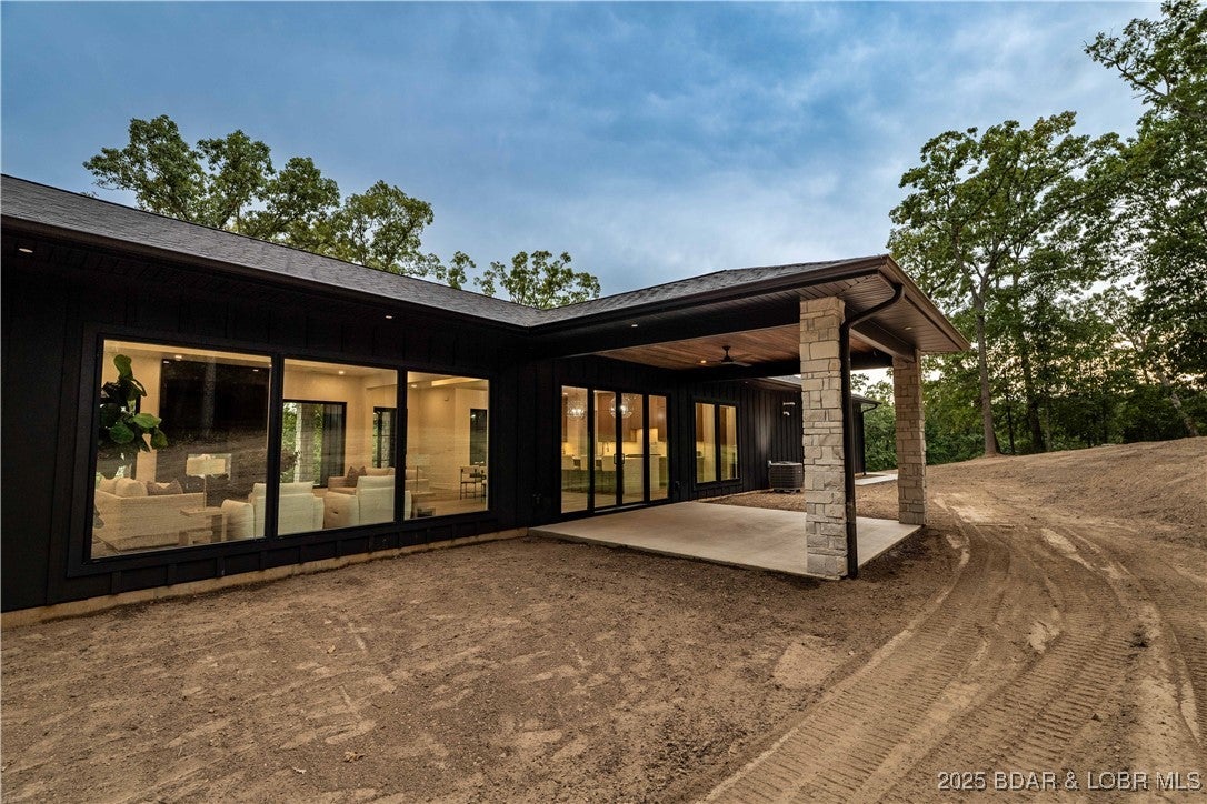 Sunrise Beach, Missouri, 65079, United States, 3 Bedrooms Bedrooms, ,3 BathroomsBathrooms,Residential,Active,1922285