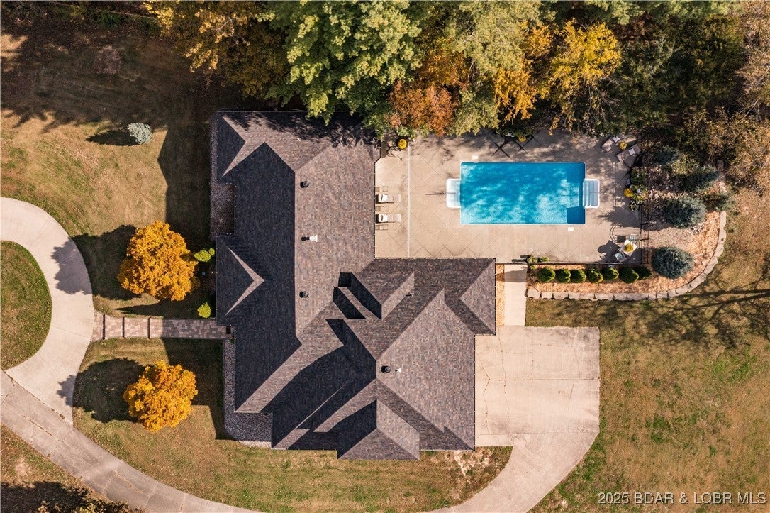 Jefferson City, Missouri, 65109, United States, 4 Bedrooms Bedrooms, ,4 BathroomsBathrooms,Residential,Active,1990045