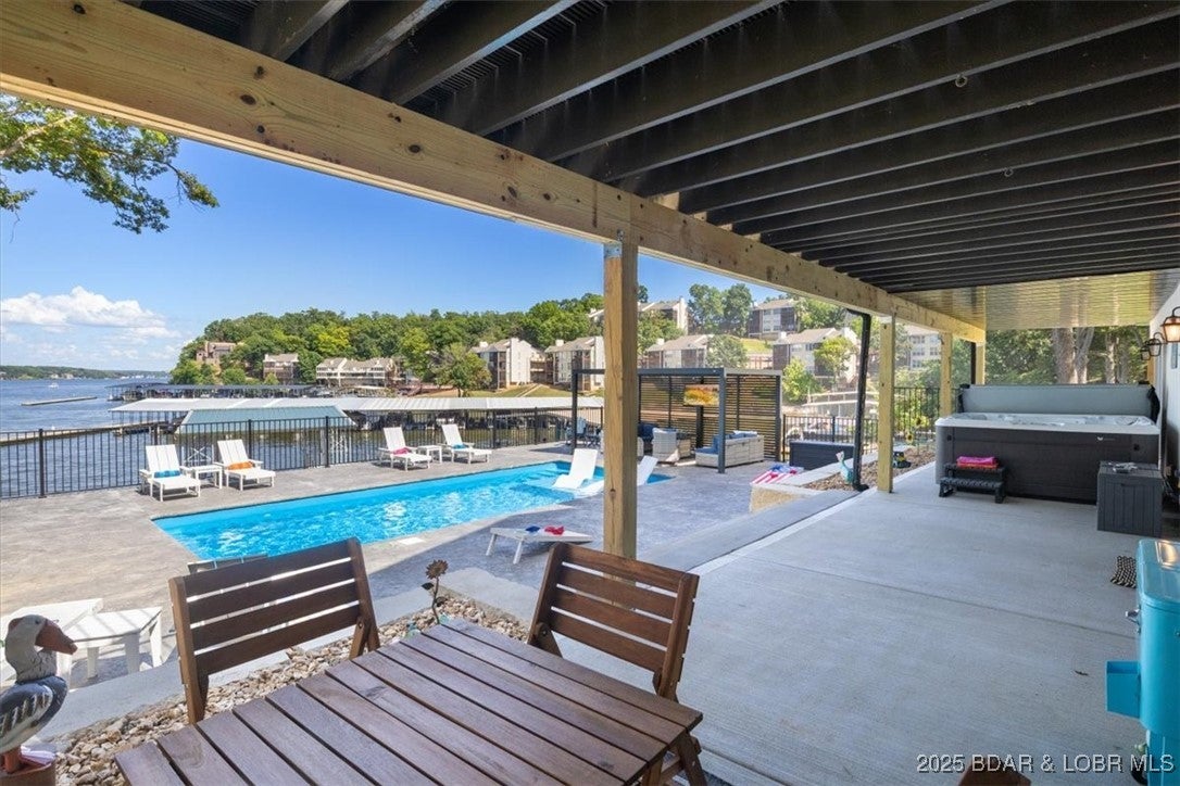 Osage Beach, Missouri, 65065, United States, 5 Bedrooms Bedrooms, ,4 BathroomsBathrooms,Residential,Active,2001071