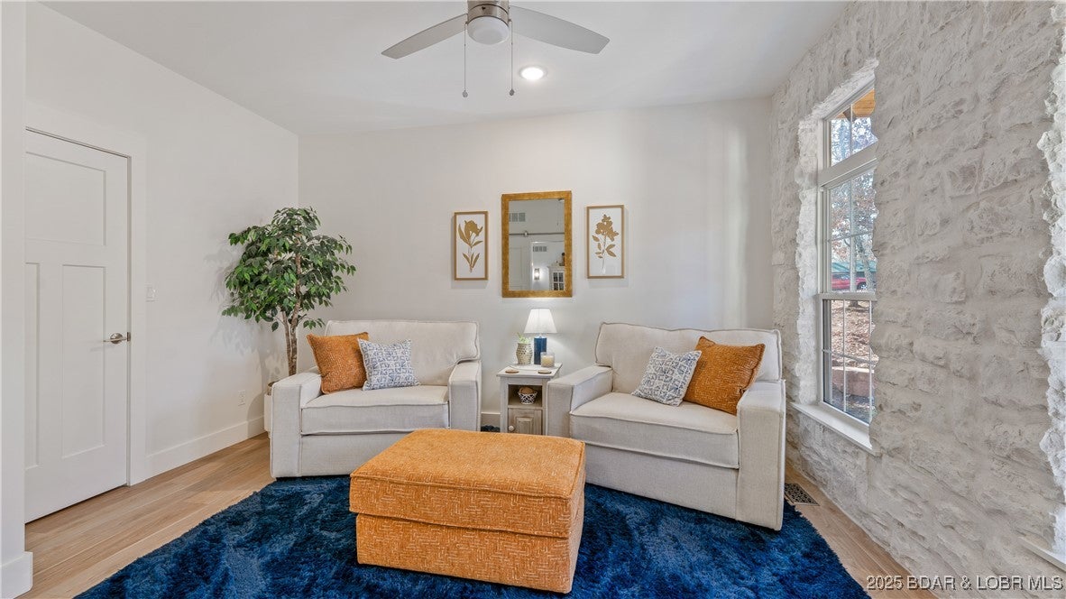 Roach, Missouri, 65787, United States, 8 Bedrooms Bedrooms, ,5 BathroomsBathrooms,Residential,Active,2007100