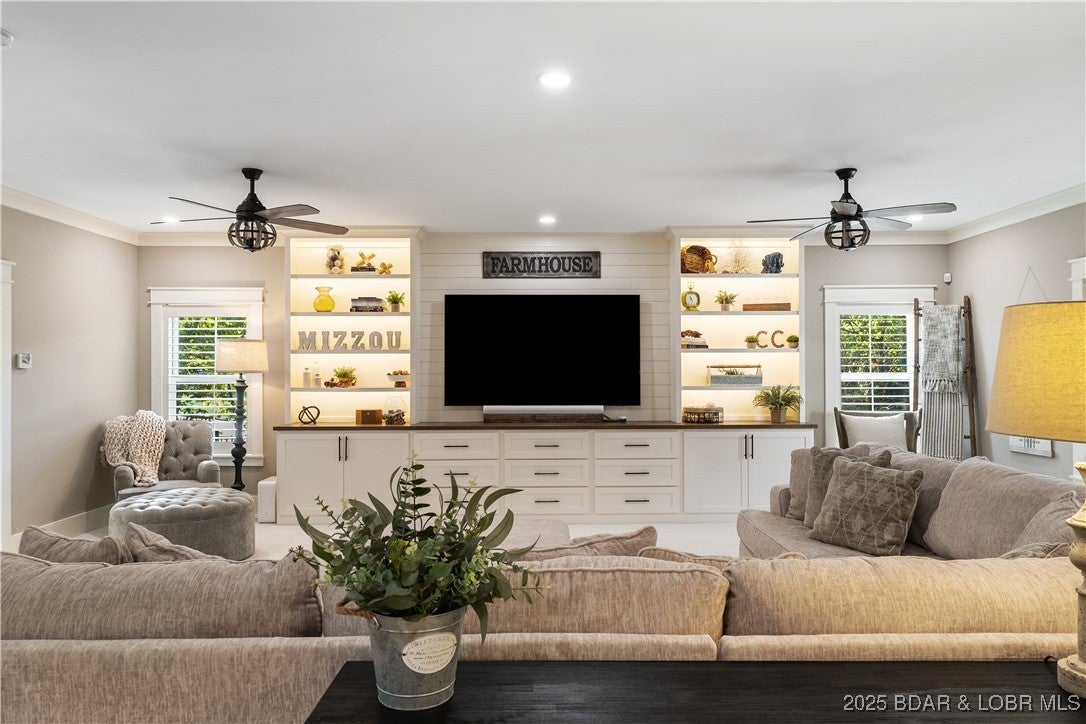 Lake Ozark, Missouri, 65049, United States, 4 Bedrooms Bedrooms, ,5 BathroomsBathrooms,Residential,Active,1960161