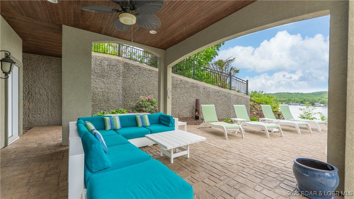 Camdenton, Missouri, 65020, United States, ,5 BathroomsBathrooms,Residential,Active,1797942