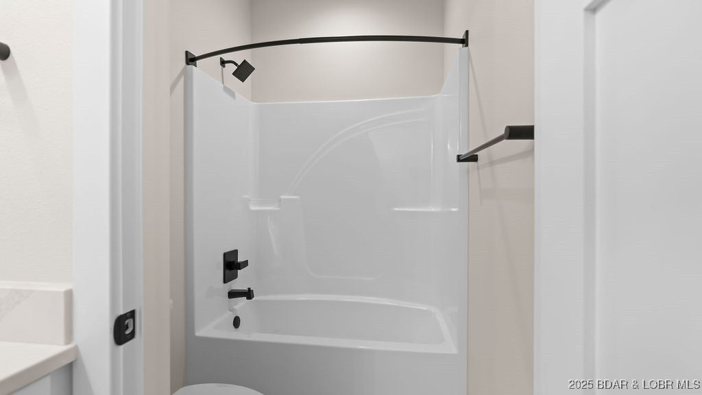 Camdenton, Missouri, 65020, United States, 4 Bedrooms Bedrooms, ,4 BathroomsBathrooms,Residential,Active,1945094