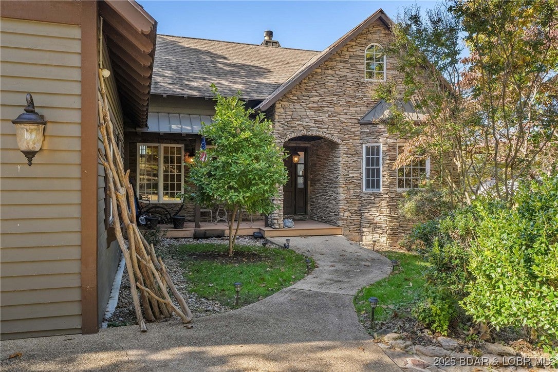 Villages, Missouri, 65079, United States, 5 Bedrooms Bedrooms, ,4 BathroomsBathrooms,Residential,Active,1985880