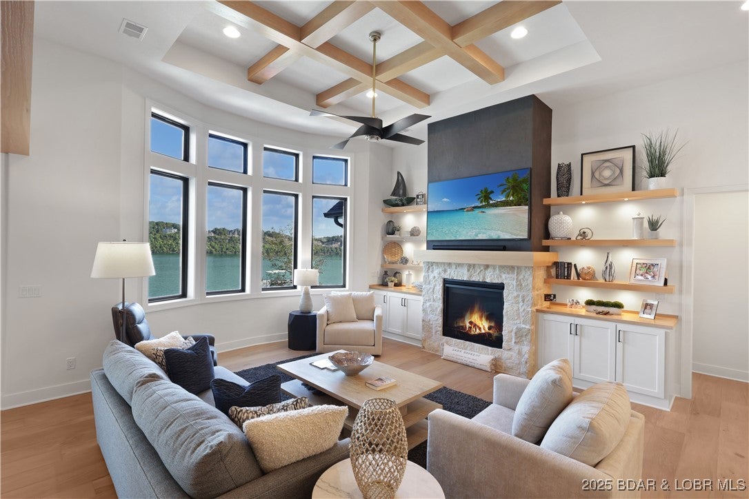 Porto Cima, Missouri, 65079, United States, 6 Bedrooms Bedrooms, ,5 BathroomsBathrooms,Residential,Active,1960144