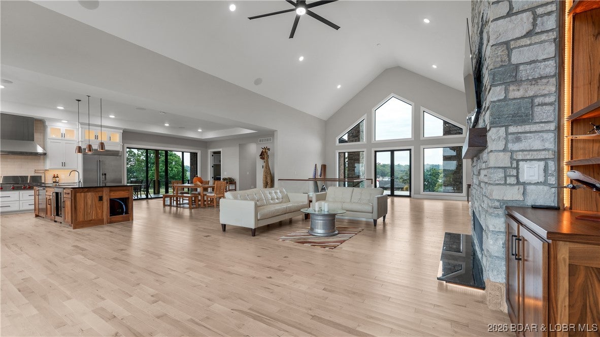 Osage Beach, Missouri, 65065, United States, 4 Bedrooms Bedrooms, ,5 BathroomsBathrooms,Residential,Active,2008724