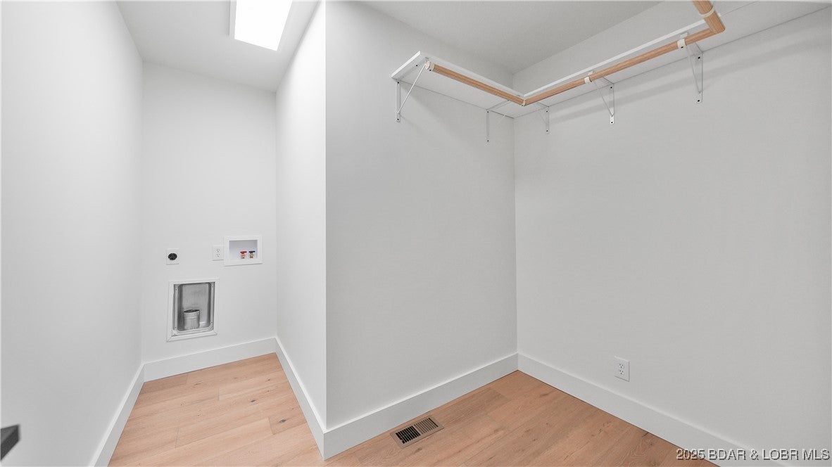 Osage Beach, Missouri, 65065, United States, 4 Bedrooms Bedrooms, ,4 BathroomsBathrooms,Residential,Active,1946330