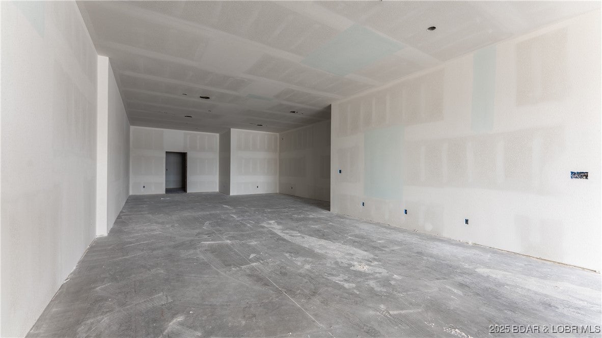 Osage Beach, Missouri, 65065, United States, 6 Bedrooms Bedrooms, ,9 BathroomsBathrooms,Residential,Active,1964478