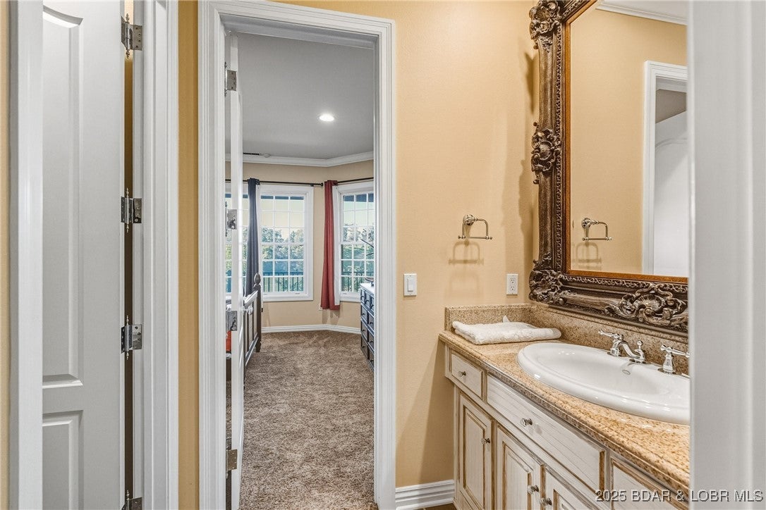 Villages, Missouri, 65079, United States, 5 Bedrooms Bedrooms, ,4 BathroomsBathrooms,Residential,Active,1985880