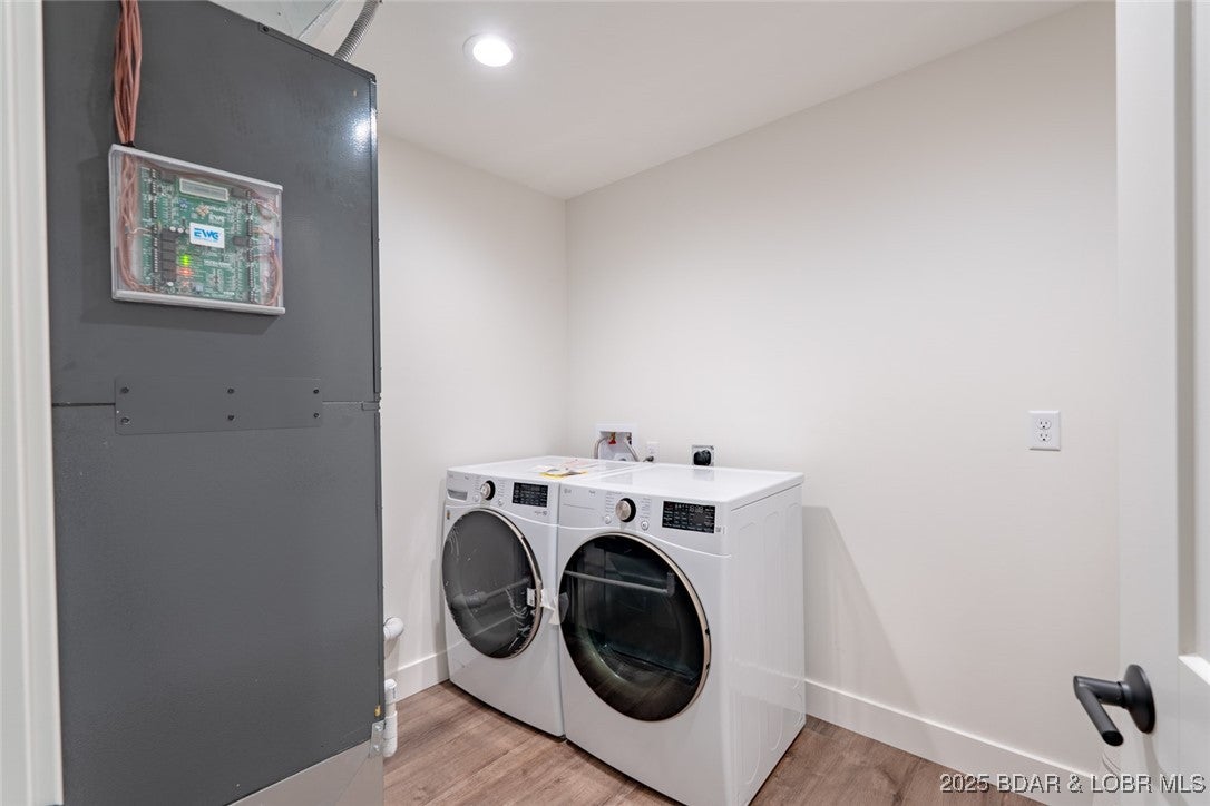 Osage Beach, Missouri, 65065, United States, 5 Bedrooms Bedrooms, ,4 BathroomsBathrooms,Residential,Active,1953713