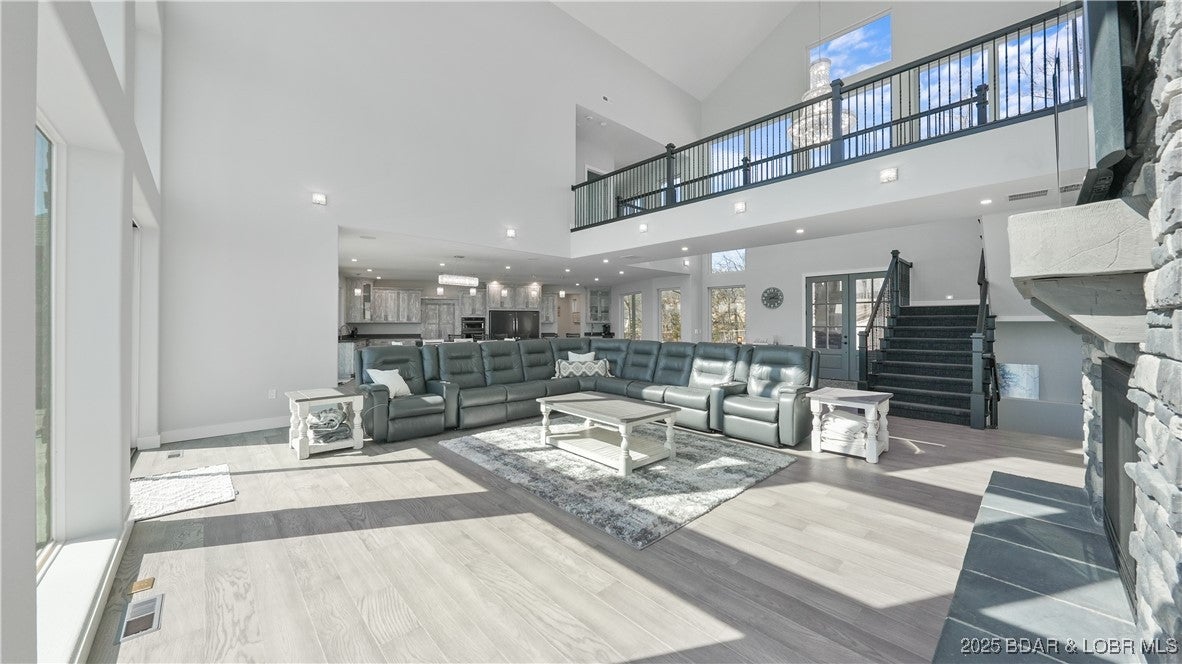 Sunrise Beach, Missouri, 65079, United States, 8 Bedrooms Bedrooms, ,10 BathroomsBathrooms,Residential,Active,1964490