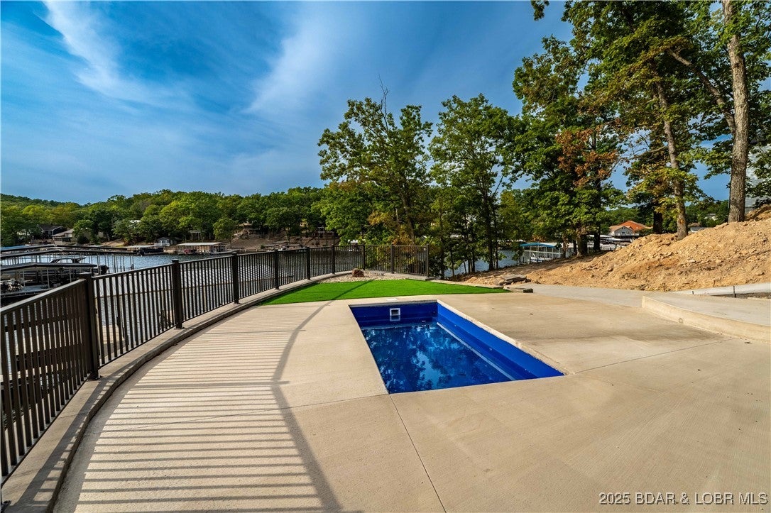 Sunrise Beach, Missouri, 65065, United States, 6 Bedrooms Bedrooms, ,6 BathroomsBathrooms,Residential,Active,1929710