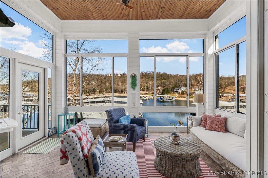 Lake Ozark, Missouri, 65049, United States, 6 Bedrooms Bedrooms, ,4 BathroomsBathrooms,Residential,Active,2006947