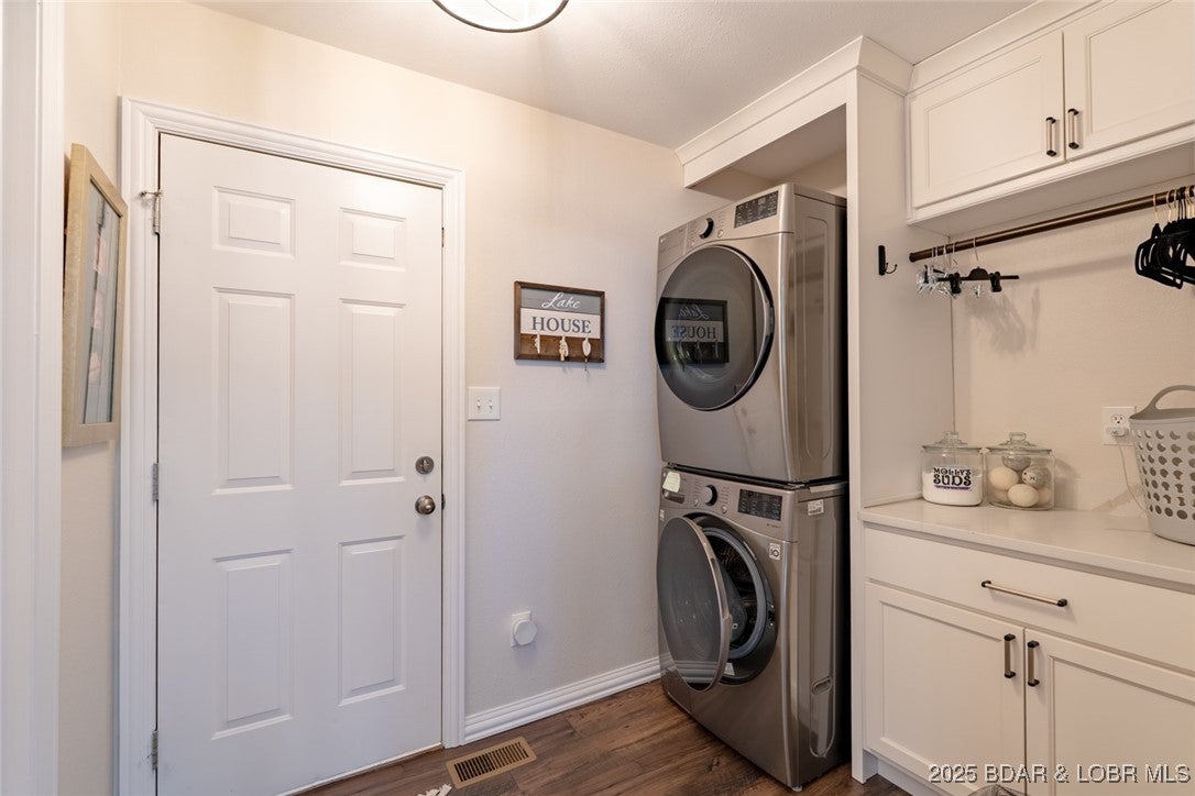 Four Seasons, Missouri, 65049, United States, 5 Bedrooms Bedrooms, ,4 BathroomsBathrooms,Residential,Active,2008696