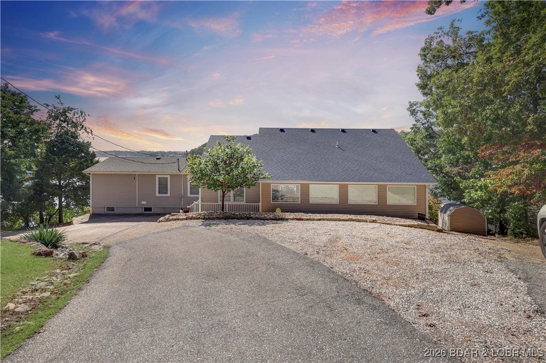 Sunrise Beach, Missouri, 65079, United States, 5 Bedrooms Bedrooms, ,6 BathroomsBathrooms,Residential,Active,2015451